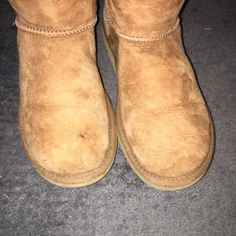 Ugg Bailey 3 Button Boot Size 6 - image 5